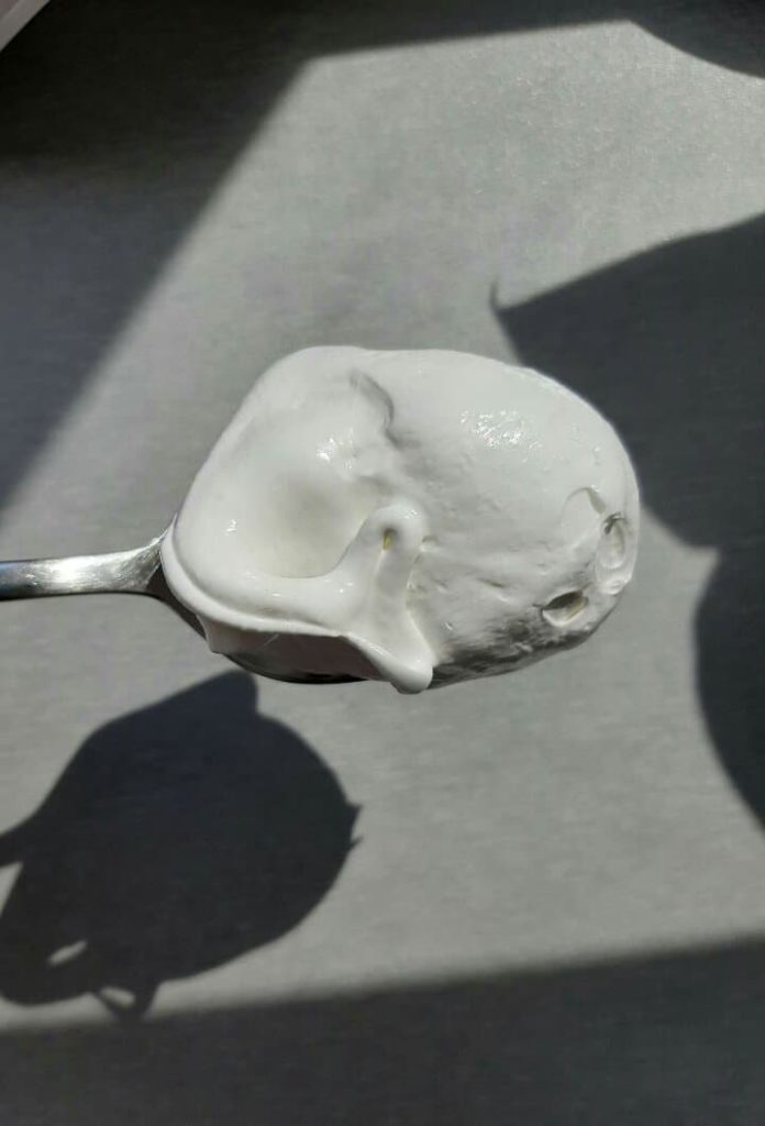 Masa z białek na łyżce